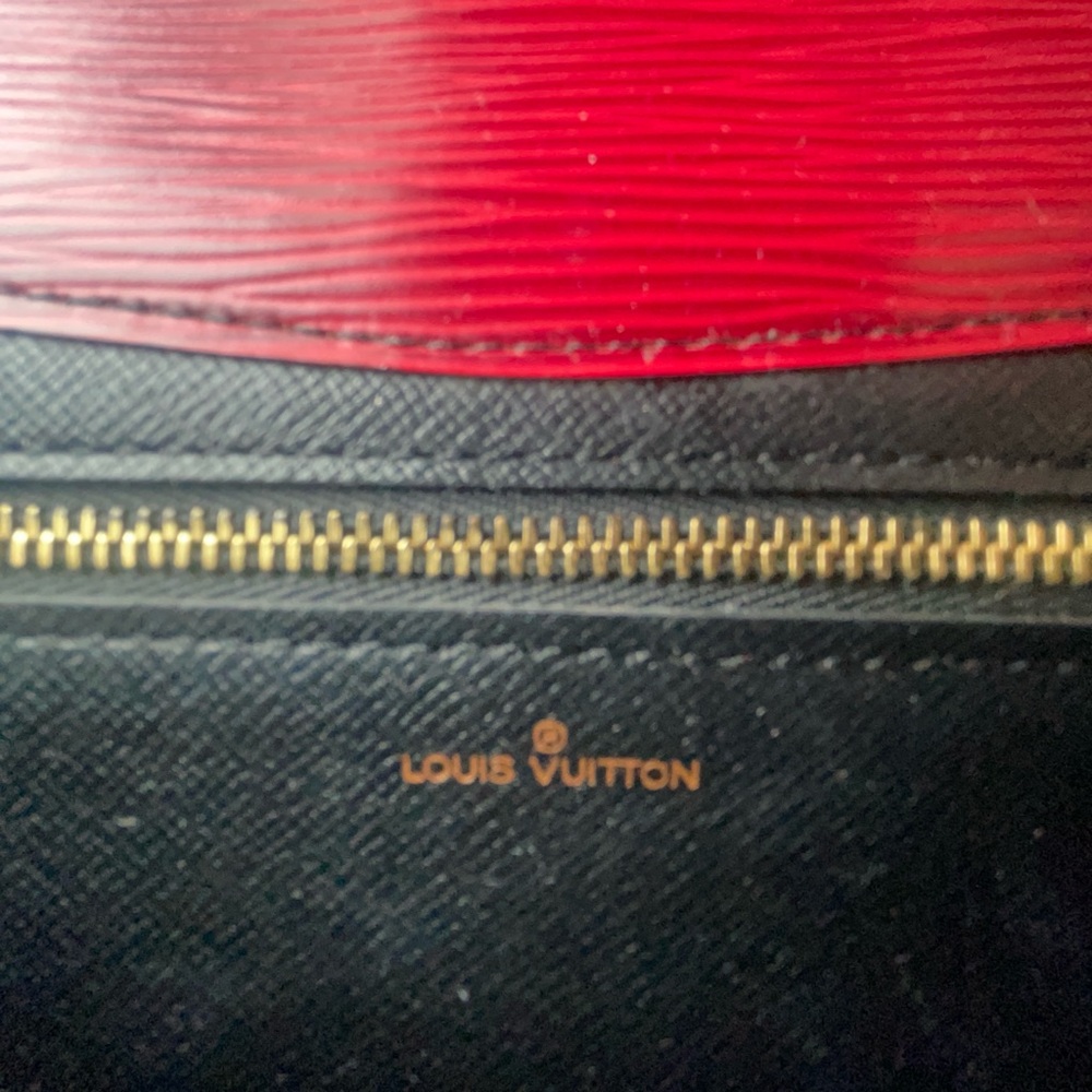 Louis Vuitton Art Deco Red Epi Envelope Clutch - Picture 8 of 16